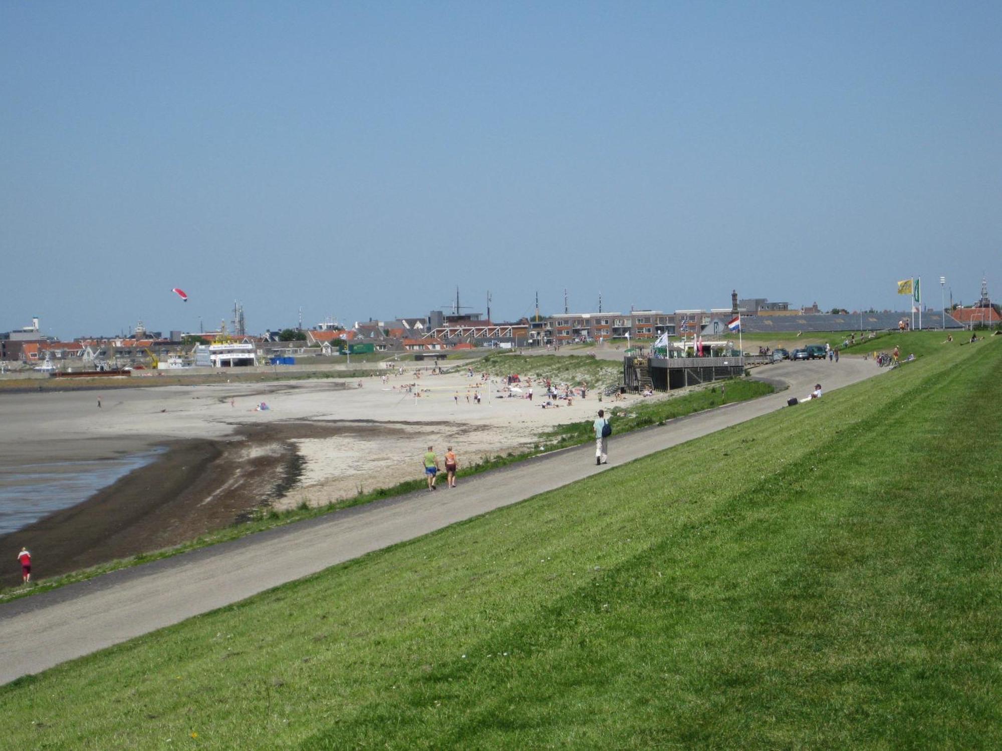 Bed And Breakfast De Zeehoeve Harlingen Exterior foto